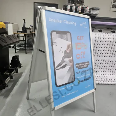 Sneaker Cleaning A-FRAME